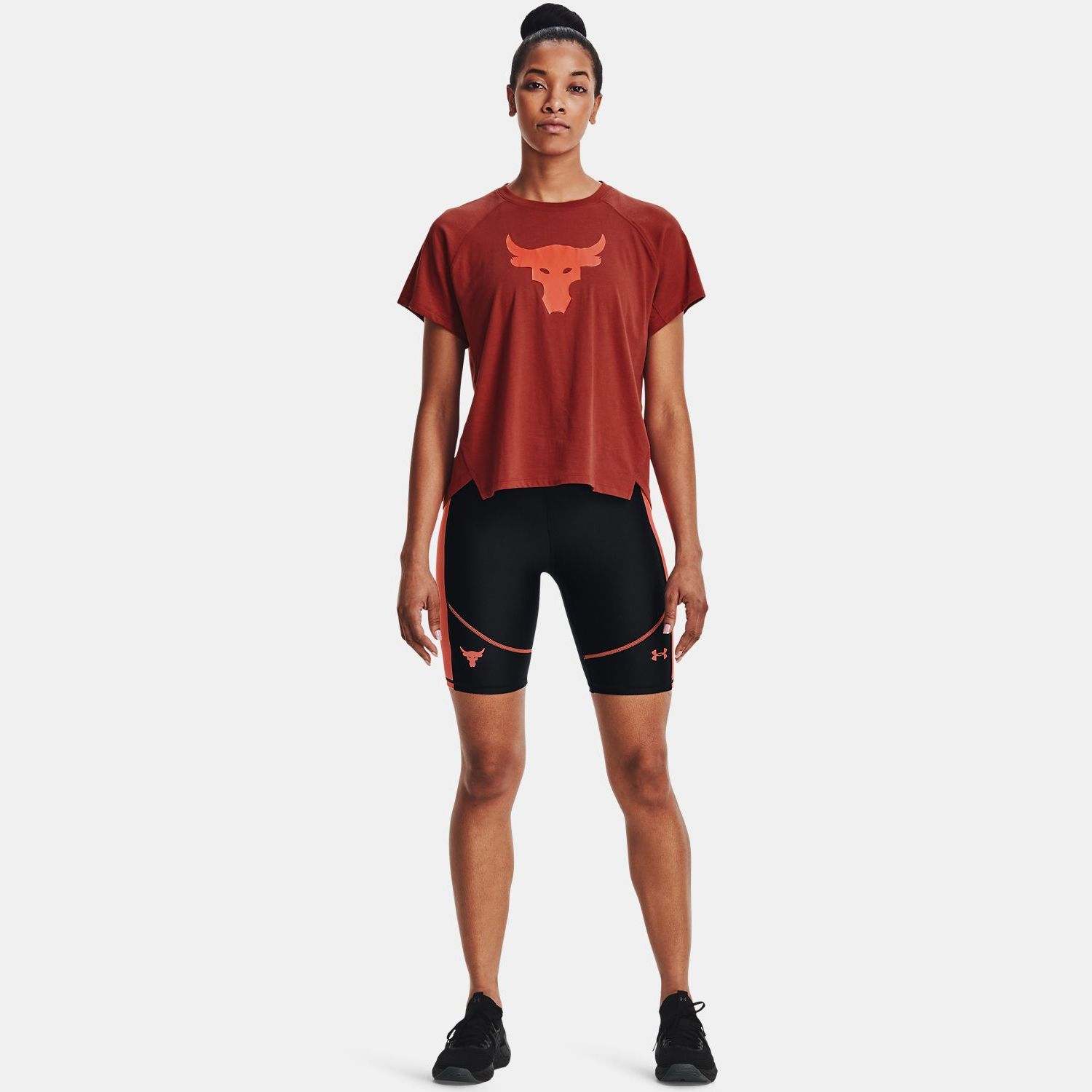 Under Armour Logo Leggings  Under armour outfits, Shorts outfits women,  Graphic leggings